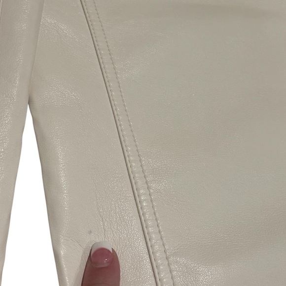 Wilfred White Faux Leather Straight Leg Crop Pants Capsule Chic Comfort Size 4 - Picture 8 of 14